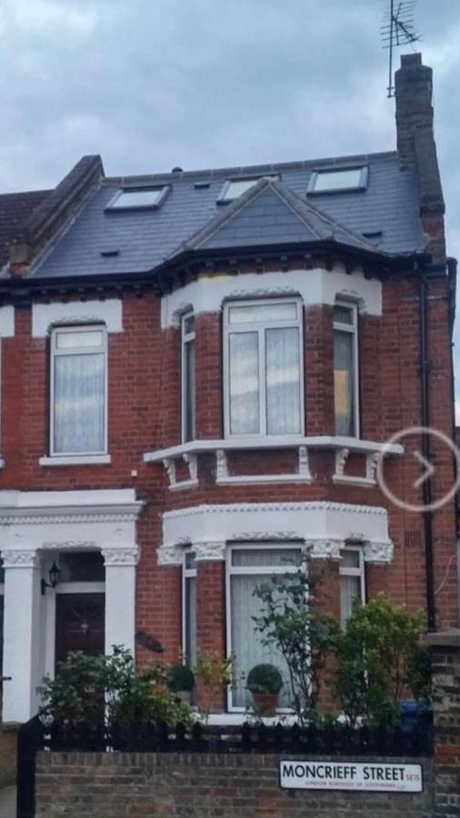 Helena Host Family Bed & Breakfast Londra Exterior foto