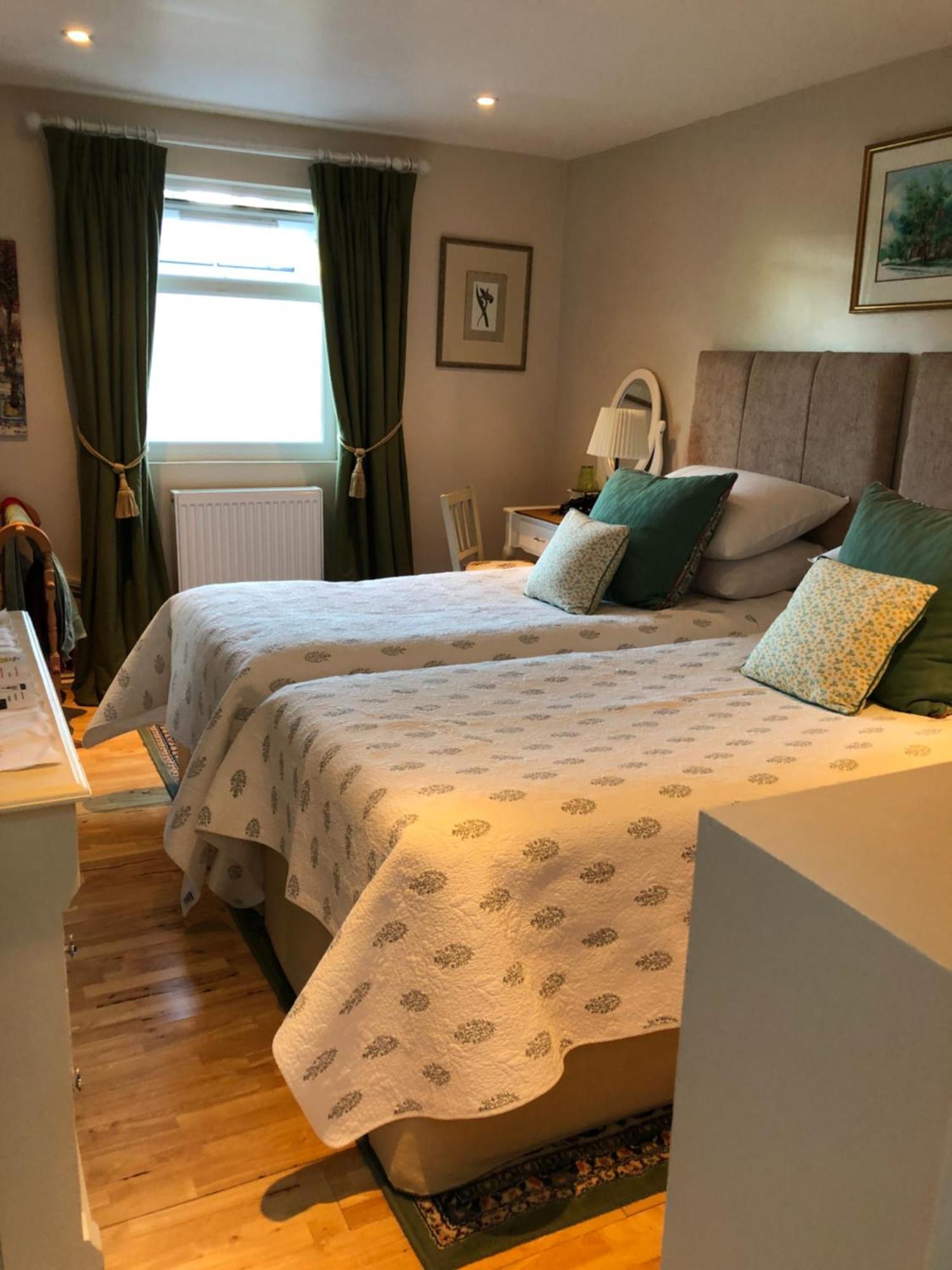Helena Host Family Bed & Breakfast Londra Exterior foto