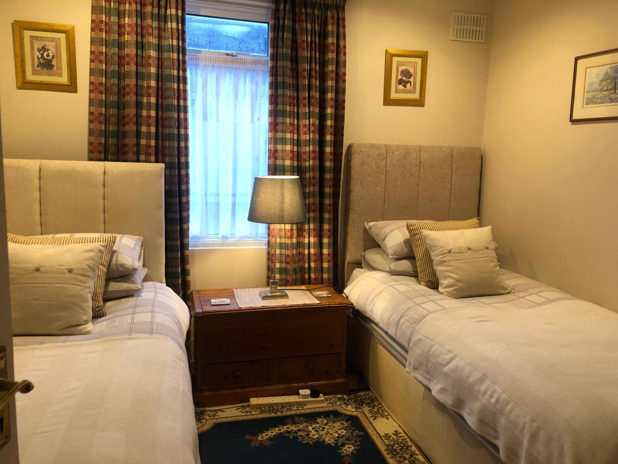 Helena Host Family Bed & Breakfast Londra Exterior foto